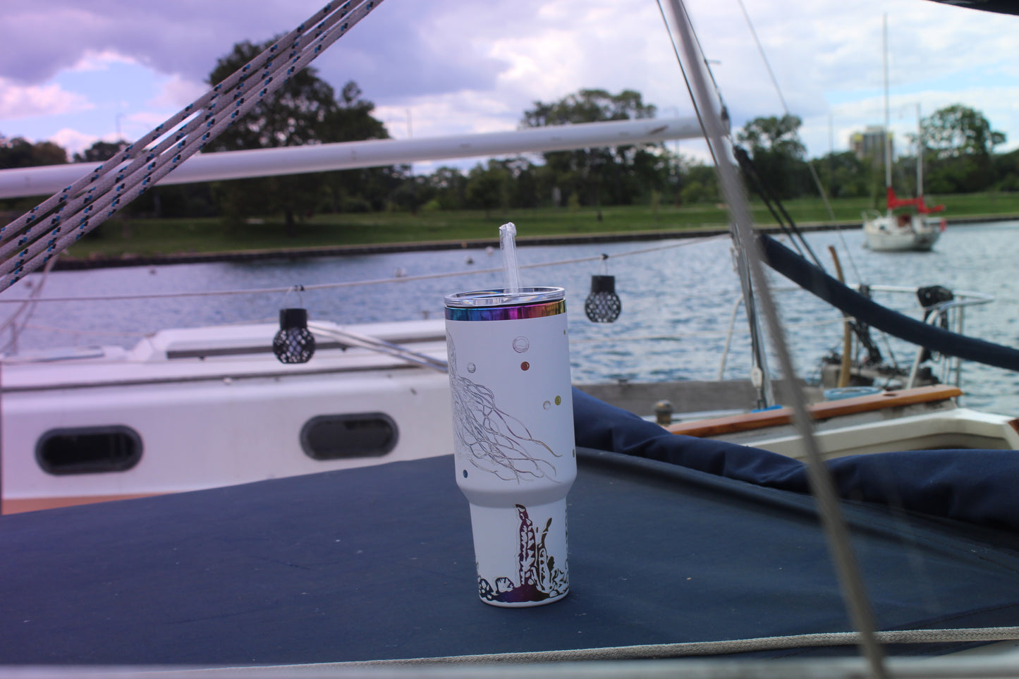 40oz Stainless Steel Tumbler with Straw & Lid – Ocean Jellyfish & Seahorse Design