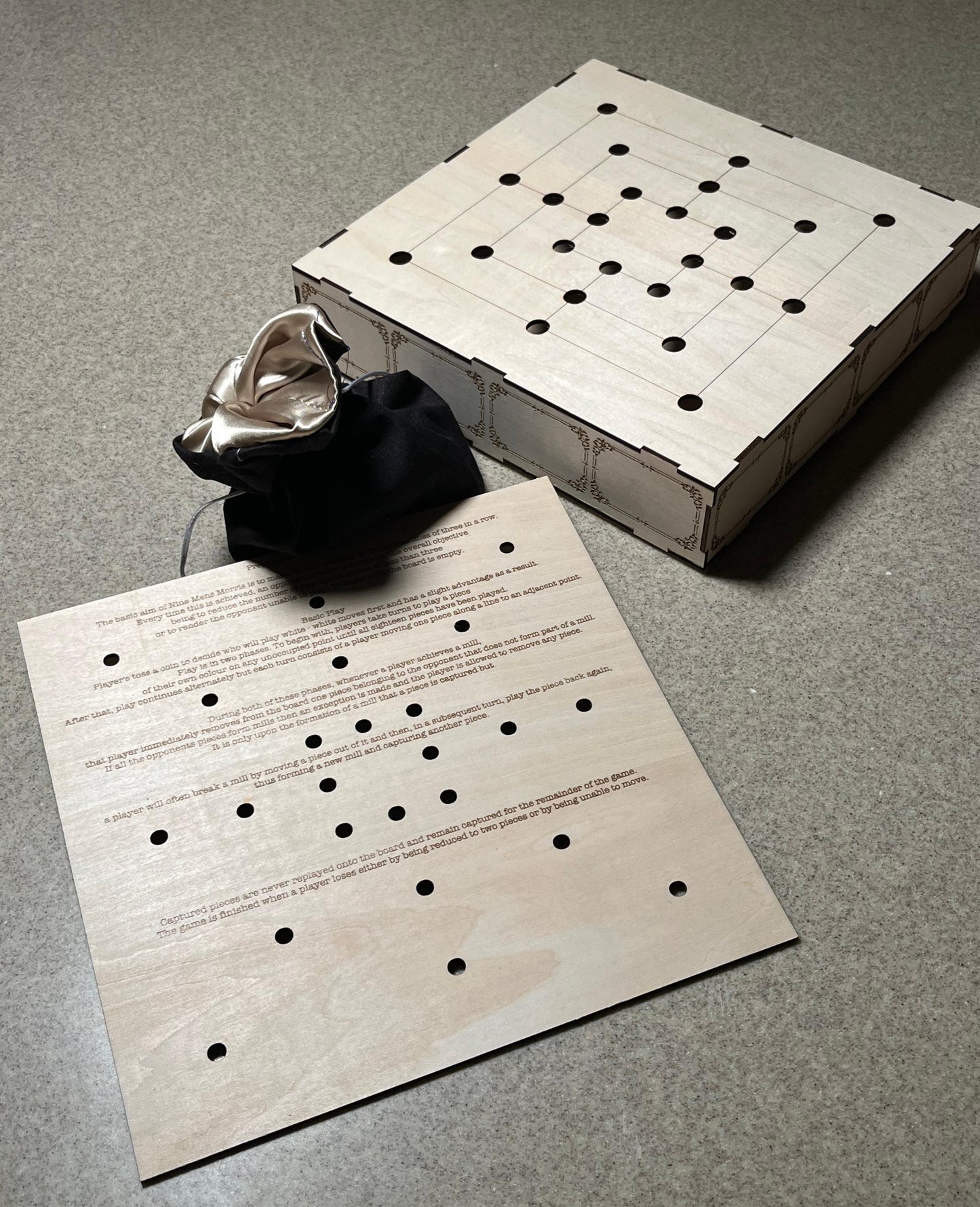 9 Mens Morris Game | Wooden Set | Classic Mills Board for Family Fun | Handcrafted & Unique Gift Idea
