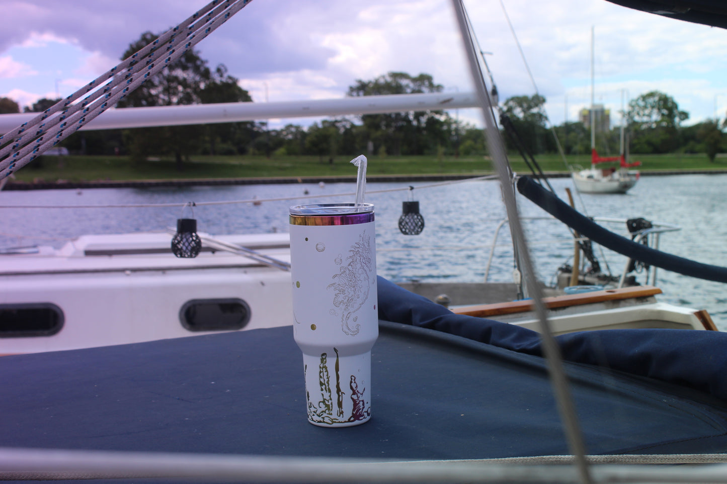 40oz Stainless Steel Tumbler with Straw & Lid – Ocean Jellyfish & Seahorse Design